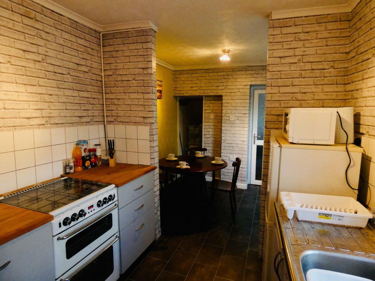 Hill Breeze House 호텔 머티르티드필 외부 사진