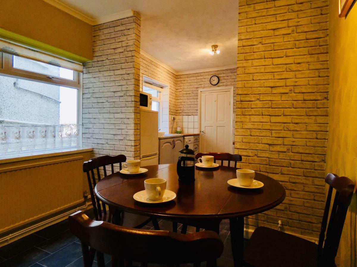 Hill Breeze House 호텔 머티르티드필 외부 사진